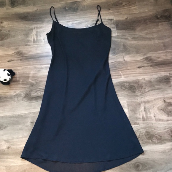 Sheer hi-lo patterned dress with slip insert - Picture 9 of 10